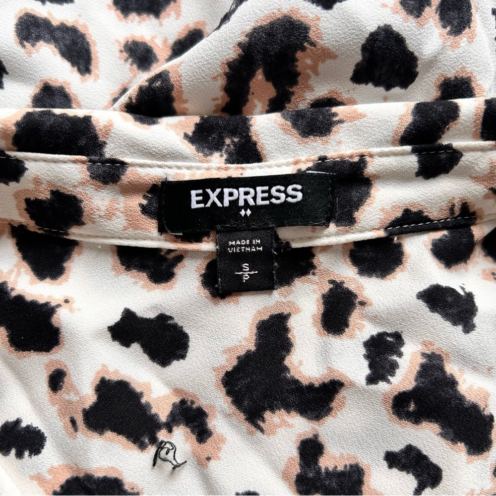 Express Animal Print Belted Shirt Dress Size Small Excellent Condition - Picture 4 of 6